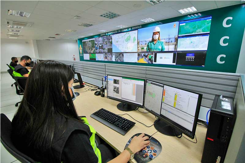 Sala de controle irá monitorar trânsito (Foto: Márcio James/Semcom)