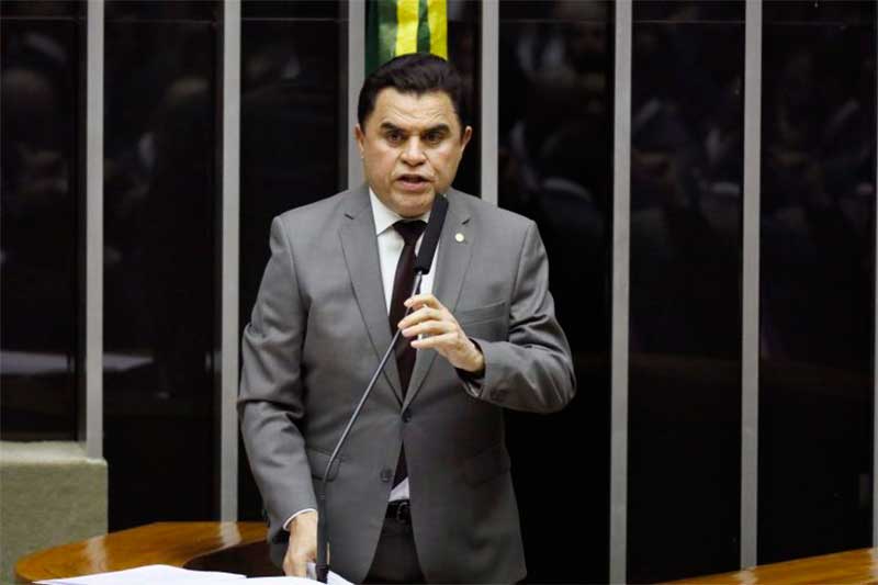 Deputado Wilson Santiago defende maior rigor no combate ao racismo (Foto: Luís Macedo/Agência Câmara)