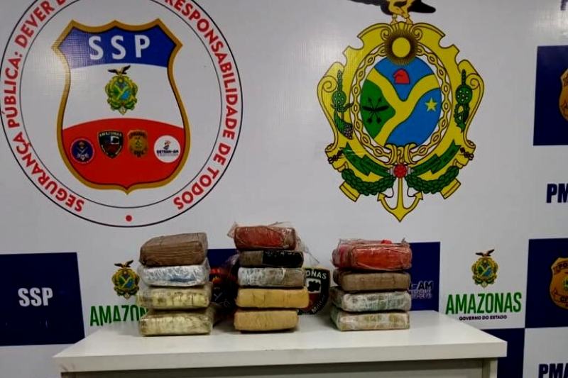 Policiais da Base Arpão apreendem 14 kg de drogas em Coari (Foto: Divulgação/SSP-AM)