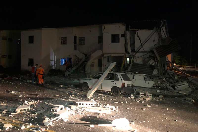 Apartamentos foram destruídos em explosão (Foto: Defesa Civil/Divulgação)