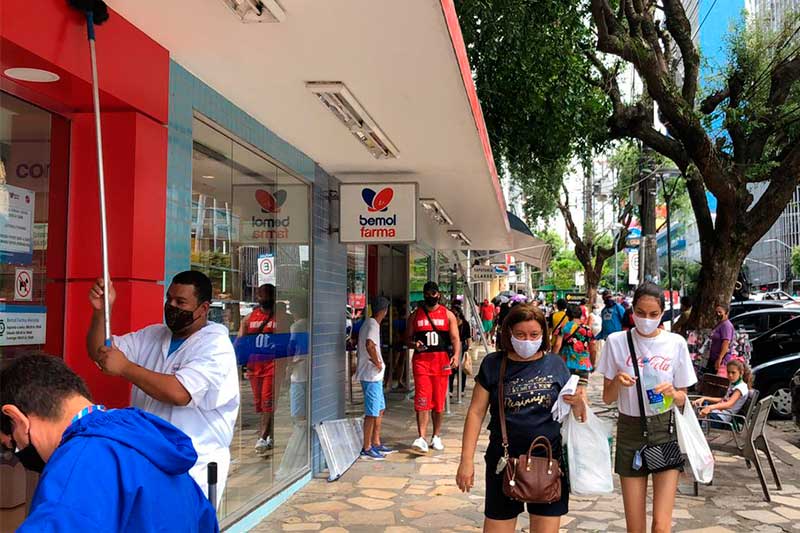 Calçadão da Avenida Eduardo Ribeiro: rotina de público (Foto: Murilo Rodrigues/ATUAL)