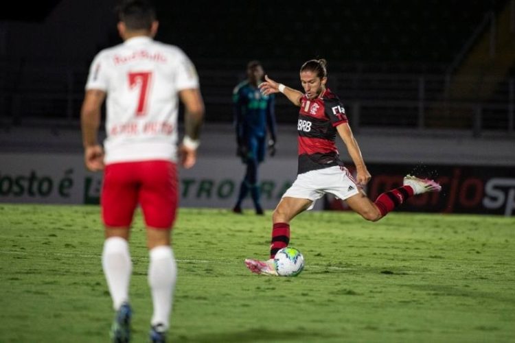 Filipe Luís Reduz Salário E Renova Com O Flamengo Até O Fim De 2023