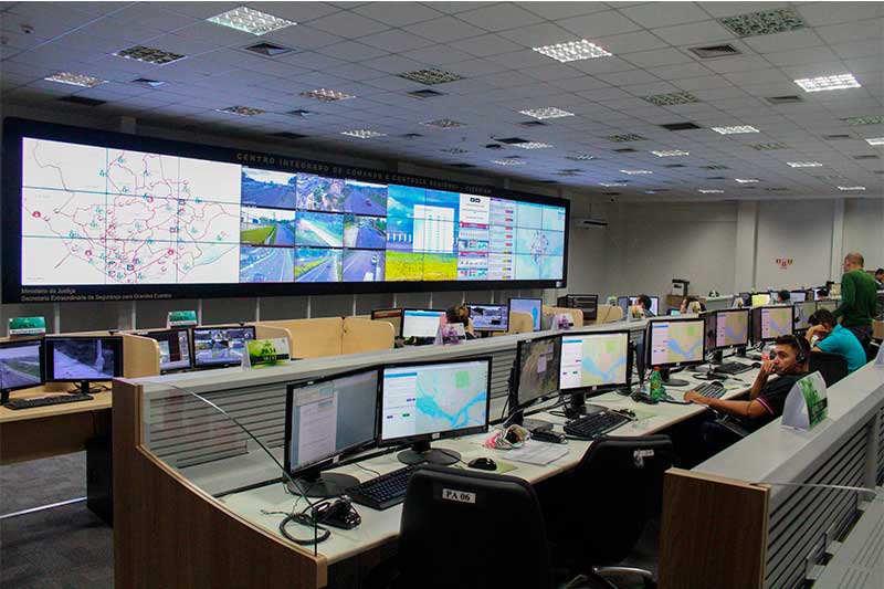 Centro de Comando e Controle monitora denúncias (Foto: Carlos Soares/SSP-AM)