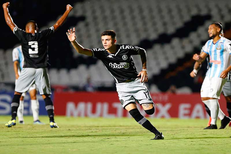 Gabriel Pec comemora gol na vitória do Vasco (Foto: Rafael Ribeiro/Vasco)