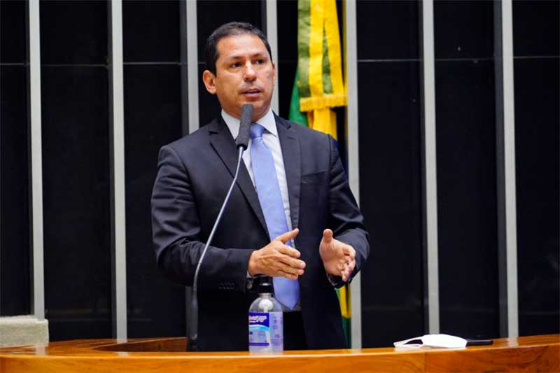 Marcelo Ramos quer limitar poder do Executivo na alteração de impostos (Foto: Pablo Valadares/Agência Câmara)