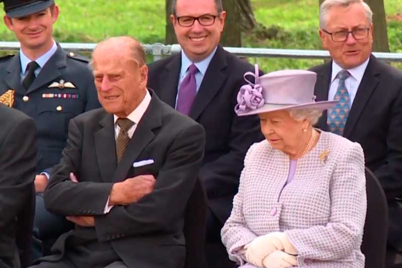Príncipe Philip com Elizabeth: longo reinado (Foto: YouTube/Reprodução)
