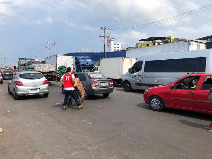Trânsito intenso na Avenida Manaus Moderna irrita motoristas no Centro de Manaus (Foto: Murilo Rodrigues/ATUAL)