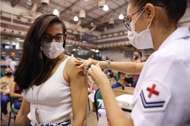 Aplicação de vacina: dois postos funcionarão 32 horas (Foto: Marcely Gomes/PMM Semcom)