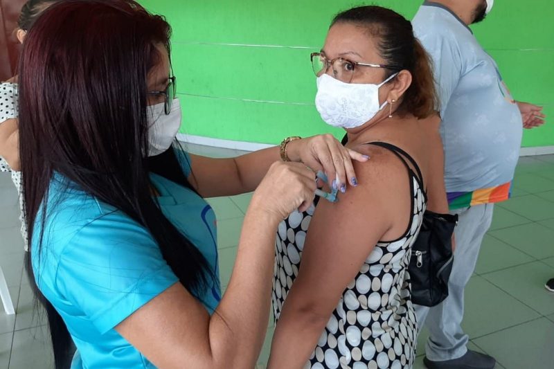 Vacinação contra a Covid-19 segue para pessoas a partir de50 anos sem comorbidades (Foto: Walter Franco/ATUAL)