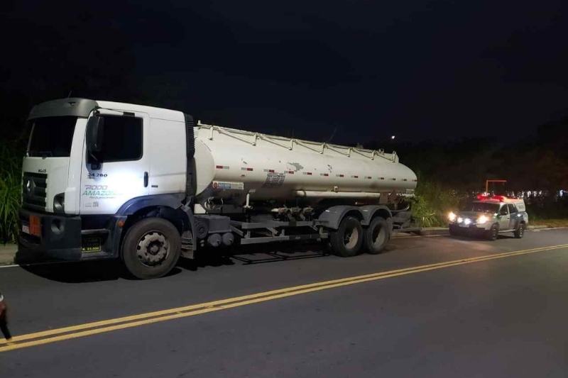 Grupo rouba 15 mil litros de diesel de carreta (Foto: Divulgação/PC-AM)