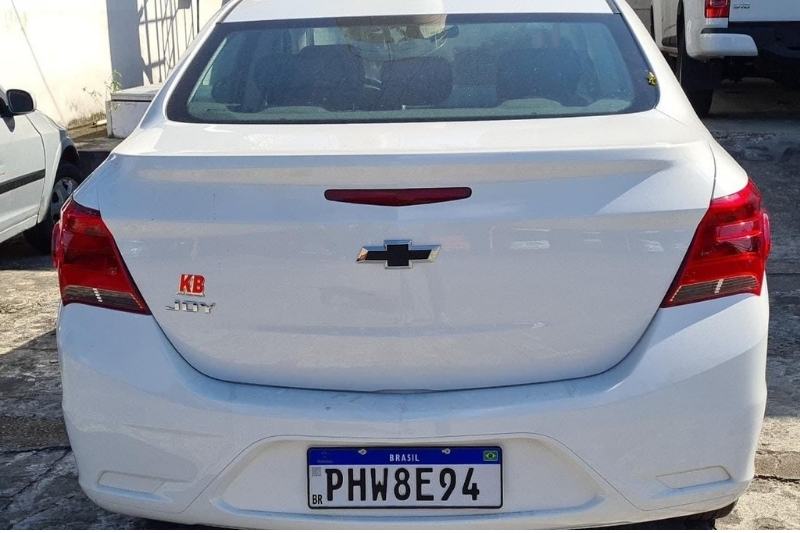  Veículo Chevrolet, modelo Joy cor branca foi apreendido com os suspeitos (Foto: Mayara Viana/PC-AM)