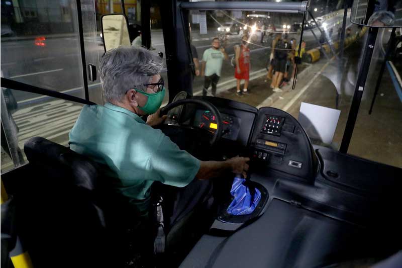 Teste com ônibus articulado foi decisivo para liberar acesso Inclinação na rampa de subida foi corrigida (Foto: Ruan Souza/PMM Semcom)