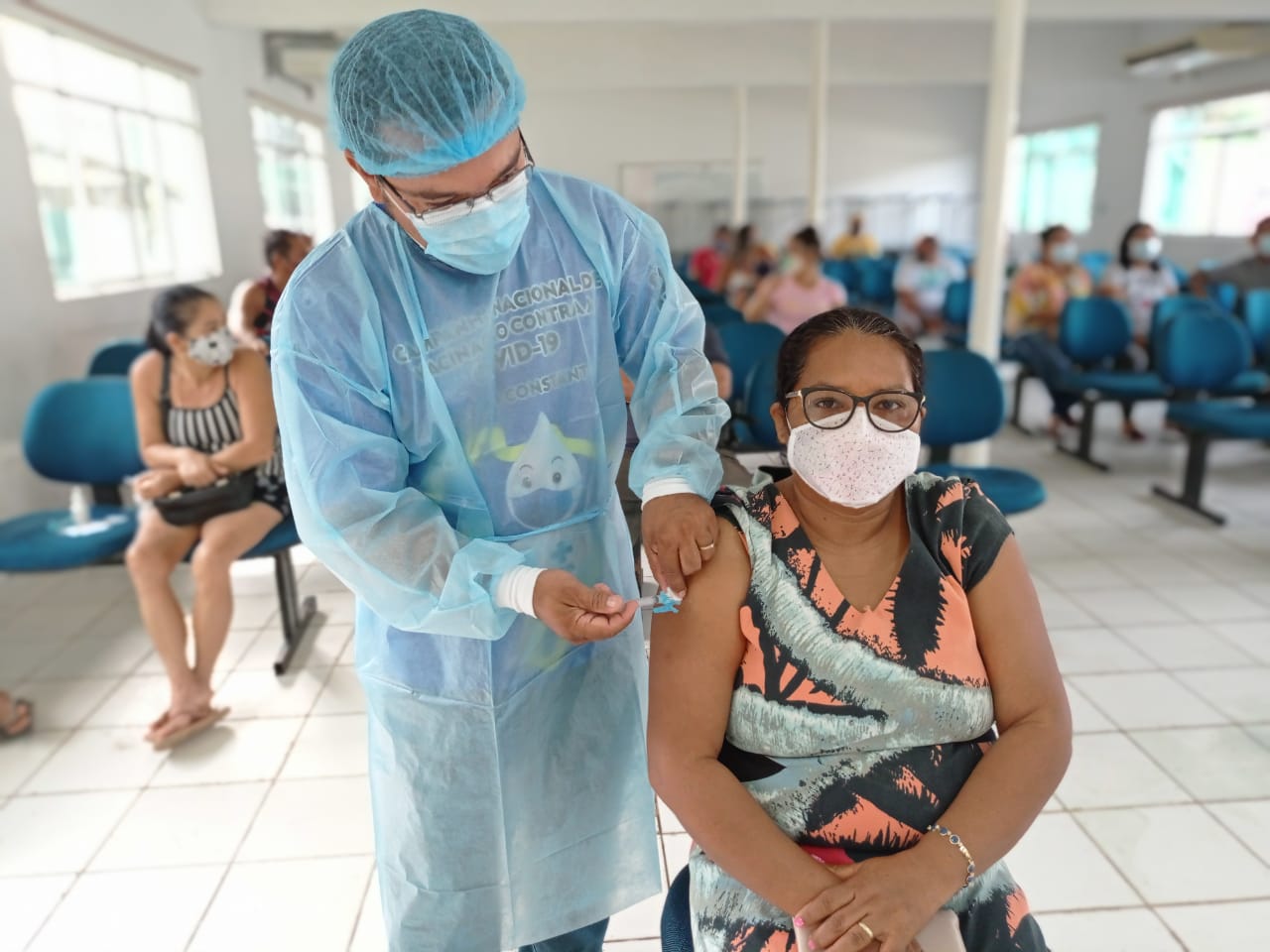 População entre 18 e 24 anos é vacinada em Benjamin Constant (Foto: Divulgação)