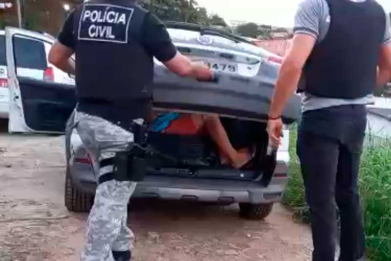 Suspeito é preso na Operação Acalento em Manaus (Foto: Facebook/PC-AM Reprodução)