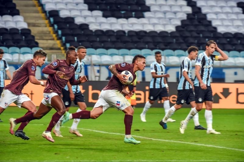 Grêmio x LDU: veja escalações, desfalques e arbitragem da partida pela Copa  Sul-Americana, futebol