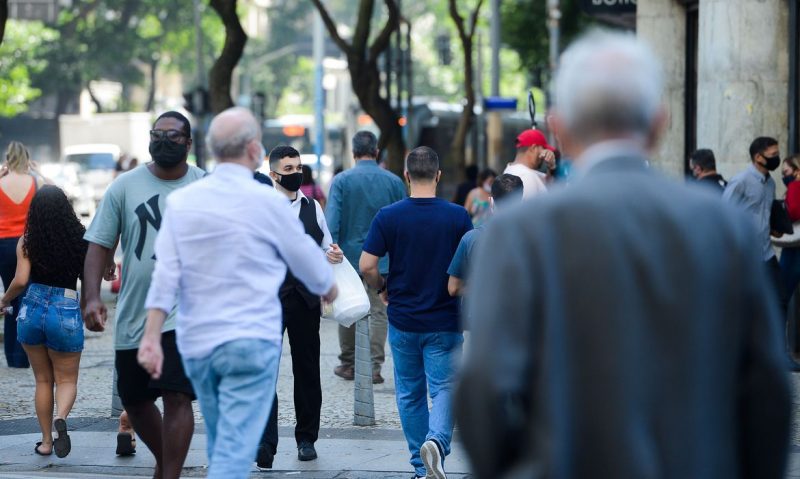 Com vacinação, brasileiro volta às ruas, mas Covid ainda causa medo (Foto: Tomaz Silva/ABr)