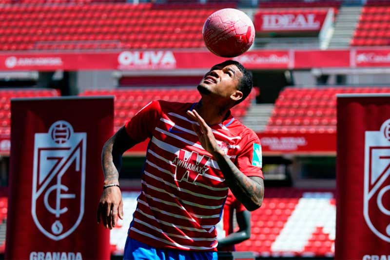 Atacante Kenedy é o novo reforço do Flamengo (Foto: Twitter Granada/Reprodução)