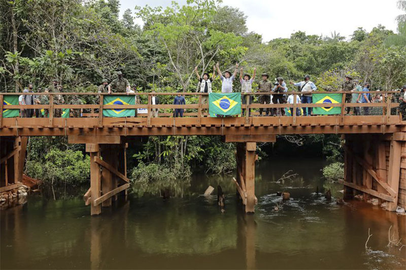Bolsonaro na inauguração da ponte em São Gabriel (Foto: Isaac Nóbrega/PR)