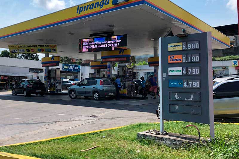 Litro da gasolina é vendido a R$ 5,99 em Manaus (Foto: Murilo Rodrigues/ATUAL)