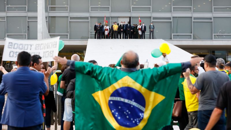 Presidente Bolsonaro na rampa do Palácio do Panalto