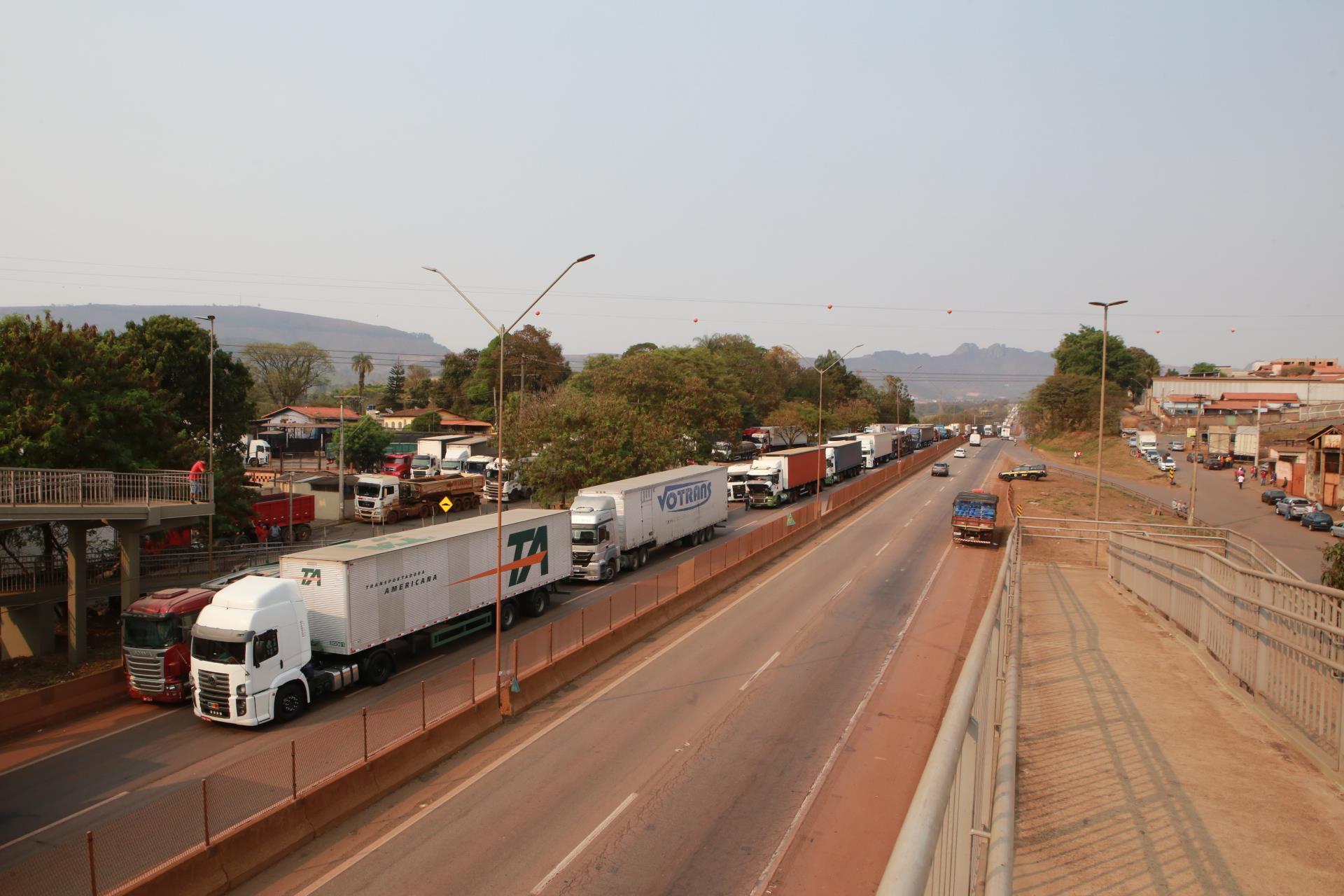 Caminhoneiros parados em Minas Gerais