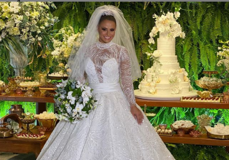 Vestido de noiva de Viviane Araújo (Foto: instagram de Lucas Anderi)