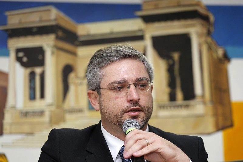 Para Adriano Massuda, médico, professor da Fundação Getulio Vargas (FGV) e ex-secretário-executivo da Saúde, é "lógico e natural" que o governo busque uma forma de inserir novos tratamentos para Covid-19 no SUS. (Foto: Anderson Tozato/CMC)