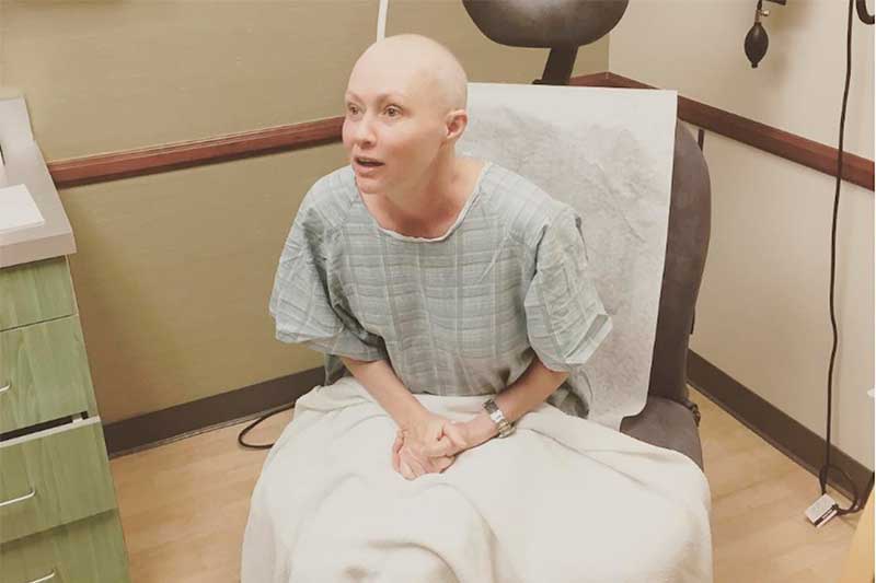 Atriz Shannen Doherty divulgou foto em sessão de quimioterapia (Foto: Shannen Doherty/Instagram)