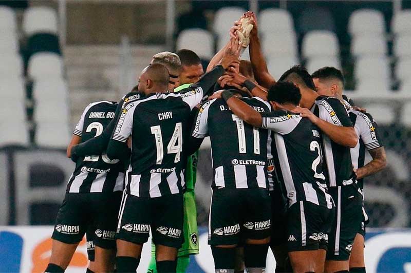 Jogadores do Botafogo festejam gol de empate contra o Goiás (Foto: Vitor Silva/Botafogo)