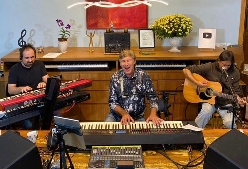 Cantor Flavio Venturini (centro) fará show em Manaus (Foto: Divulgação)