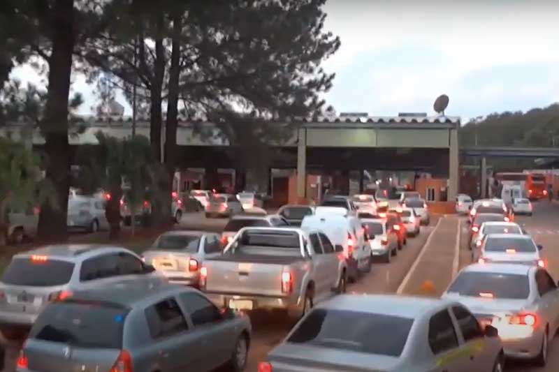 Acesso a Puerto Iguazú: corrida de brasileiros à gasolina barata (Foto: YouTube/Reprodução)
