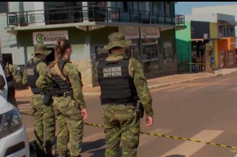 Assalto a bancos em Três Barras do Paraná mobilizou a polícia (Foto: CGN TV/YouTube/Reprodução)