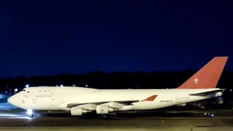 Boeing 747-400F no aeroporto de Manaus: voo inédito (Foto Rubystar/YouTube/Reprodução)