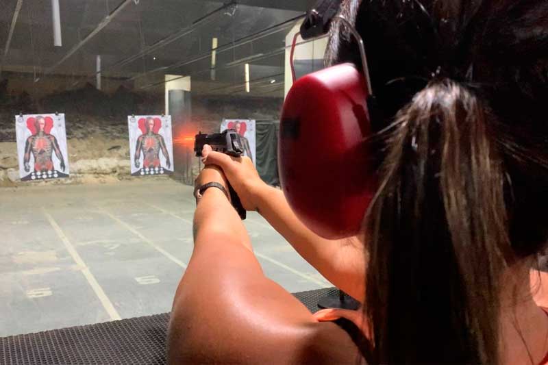 CACs: atiradores andam armados longe de clubes de tiro - 07/08/2022 -  Cotidiano - Folha
