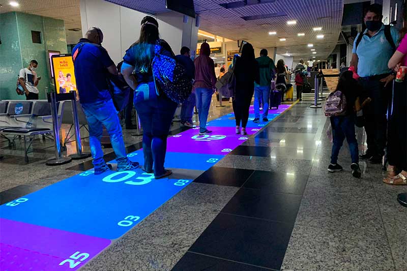 Embarque no aeroporto de Manaus: Anvisa pode decidir restrições a voo (Foto: Murilo Rodrigues/ATUAL)
