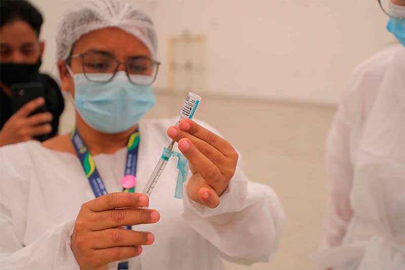 FVS atribui à vacinação estabilidade dos casos de mortes e internações (Foto: Diego Peres/Secom)