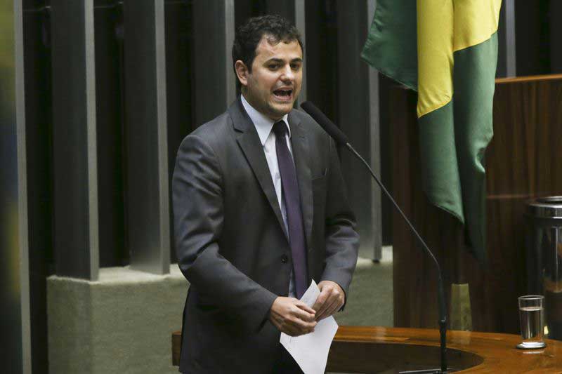 Deputado Glauber Braga reclama que não teve requerimento aprovado (Foto: Marcelo Camargo/ABr)