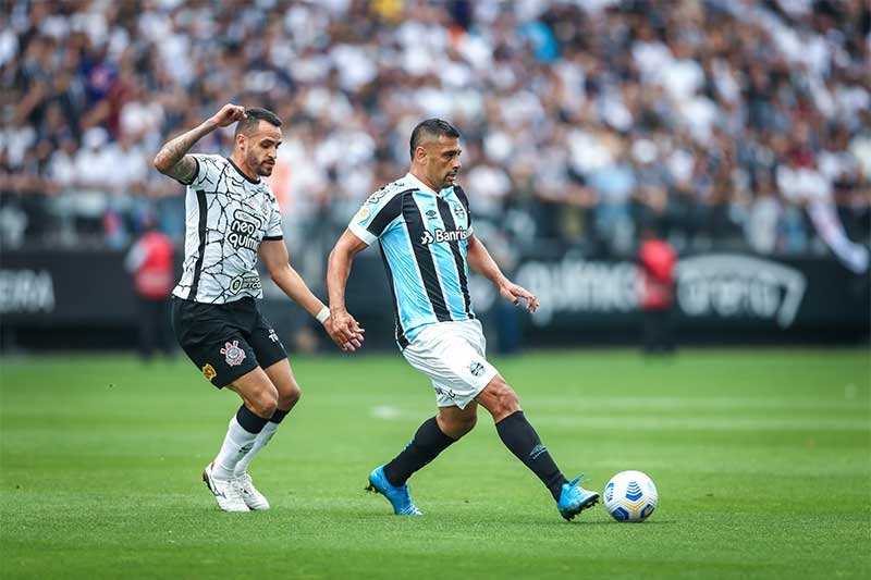 Diego Souza marcou para o Grêmio e Renato Augusto empatou (Foto: Lucas Uebel/Grêmio FBPA)