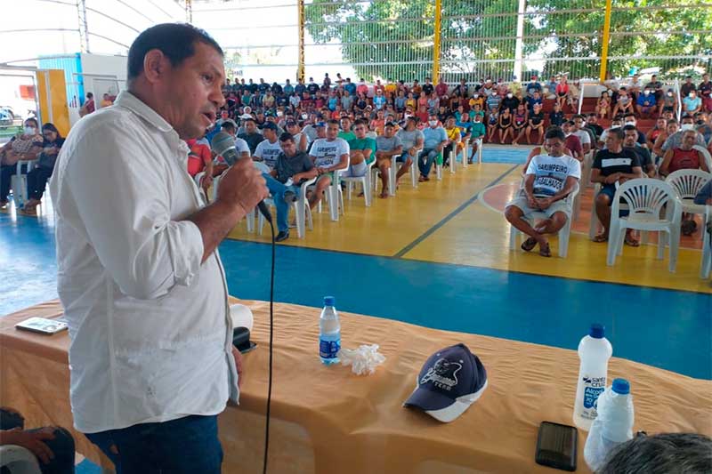 Jocione Souza reuniu garimpeiros para anunciar cadastro (Foto: Assessoria/Divulgação)