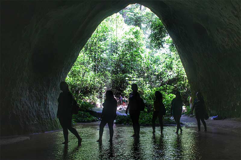 Caverna em Presidente Figueiredo: cuidados na visitação (Foto: Clóvis Miranda/Amazonastur)