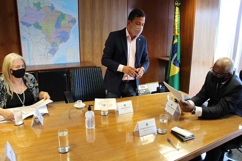 Reunião decidiu por entrega de cargos no Sinait (Foto: Sinait/Divulgação)
