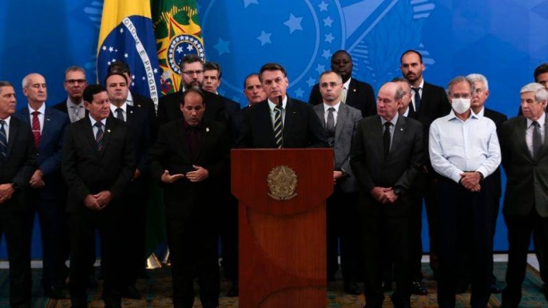 Bolsonaro admitiu que 11 ministros vão deixar os cargos para disputar a eleição (Foto: Marcello Casal Júnior/Agência Brasil)