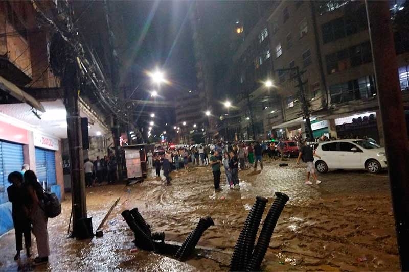 Centro de Petrópolis arrasado pela chuva (Foto: Paulo Ronaldo Soares/Divulgação)