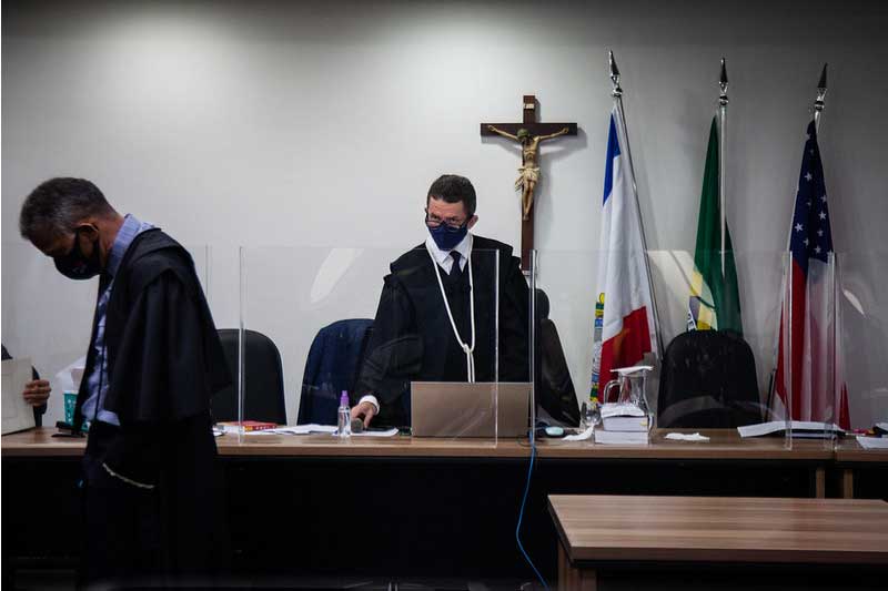 Juiz que coordenou sessão realizou julgamento sem presença do réu (Foto: Raphael Alves/TJAM)