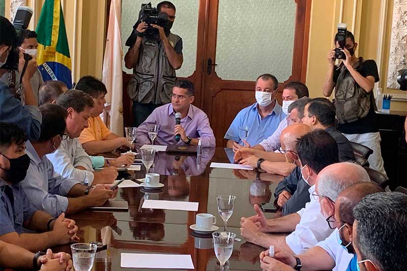 Políticos se reuniram na manhã desta segunda-feira em Manaus (Foto: Murilo Rodrigues/ATUAL)