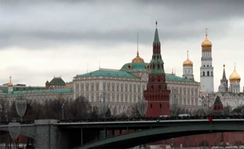 Kemlin, sede do governo russo: reservas bloqueadas no Ocidente (Foto: CNN/YouTube/Reprodução)