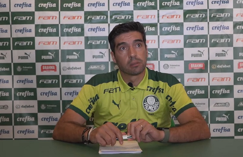 Treinador português fez declarações alertando providências (Foto: Reprodução/Site do Palmeiras)