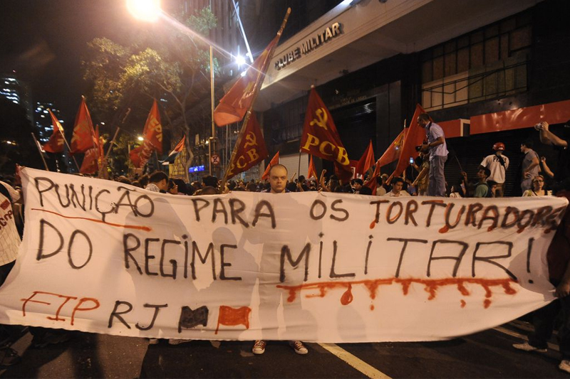 protesto contra a ditadura