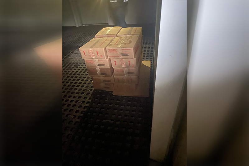 Parte das caixas com margarina: produto apreendido foi descartado em aterro sanitário (Foto: Adaf/Divulgação)