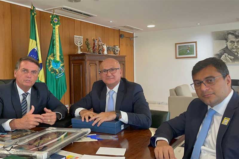 Presidente Jair Bolsonaro, coronel Menezes e Wilson Lima em encontro em Brasília (Foto: Facebook/Divulgação)